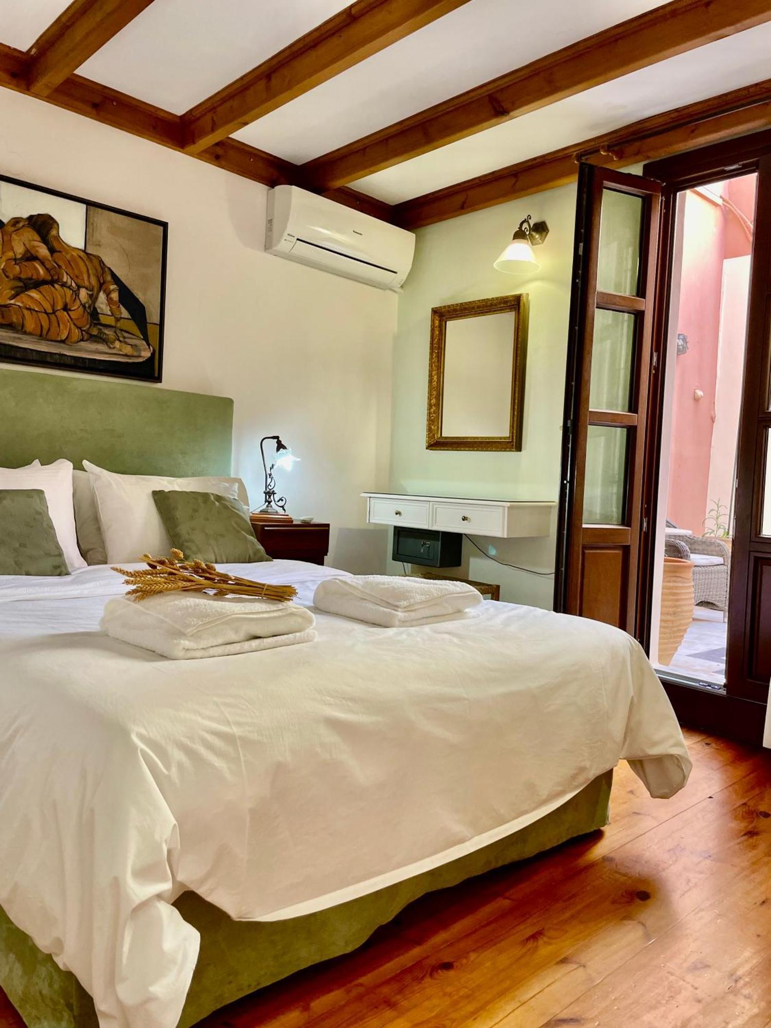 Erietta Suites Chania  Ngoại thất bức ảnh
